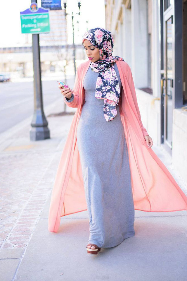 للمحجبات Large_fustany-fashion-style_ideas-hijab_styling_tips_to_help_you_dress_in_the_hot_weather-1