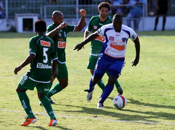 Rolou a Bola no Campeonato Carioca Gilcimar_boavista_dcaxias_foto_antonio_carlos