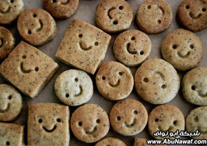 ستة أطعمة لحياة أسعد Smiley-cookies1-300x212