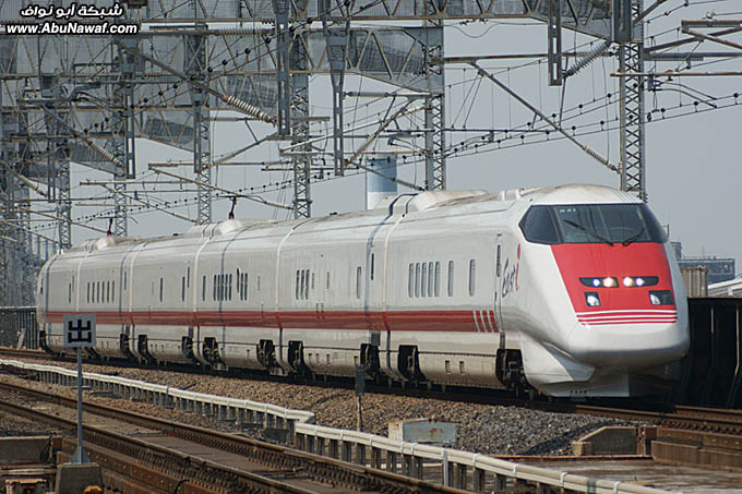 قطار الرصاصه فائق السرعه باليابان ؟؟ Shinkansen_E926_East-i