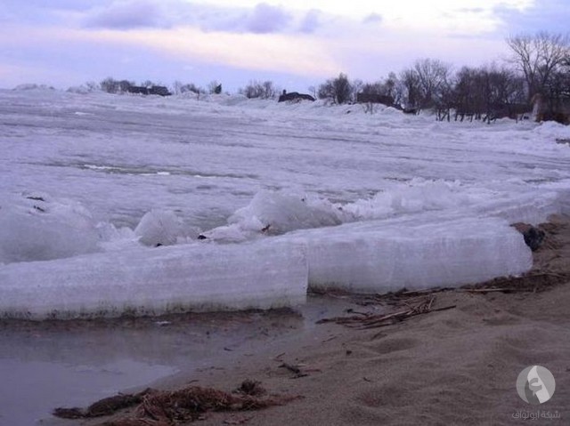 فيضان الجليد Ice_wall_03