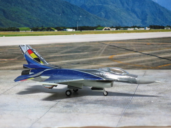 [Minicraft] 1/144 Belgium Air Force F-16AM Fighting Falcon F_9215435_1