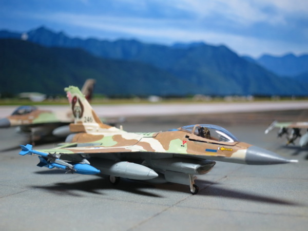 [Revell & Arii] 1/144 F-16s Fighting Falcon of Israeli Air Force F_9476533_1