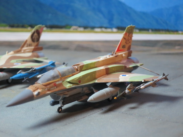 [Revell & Arii] 1/144 F-16s Fighting Falcon of Israeli Air Force F_9476537_1