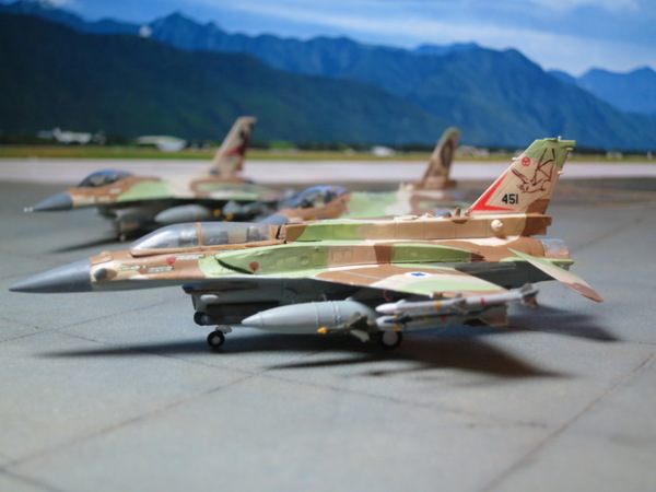 [Revell & Arii] 1/144 F-16s Fighting Falcon of Israeli Air Force F_9476540_1