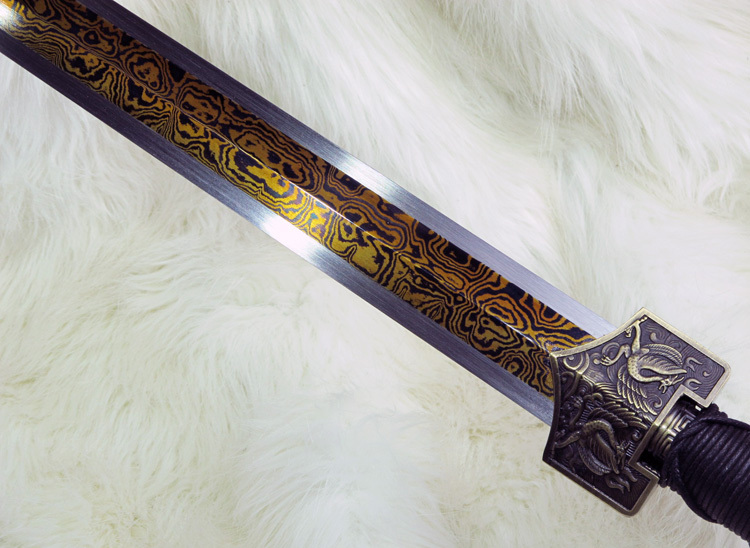 Darkness  (Hitman for hire) Longquan-sword-octahedral-pattern-steel-sword-ancient-Chinese-swords