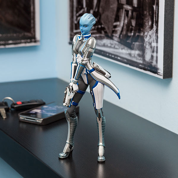 Autres .. - Page 4 Mass_effect_3_liara_tsoni_bishoujo_statue_3