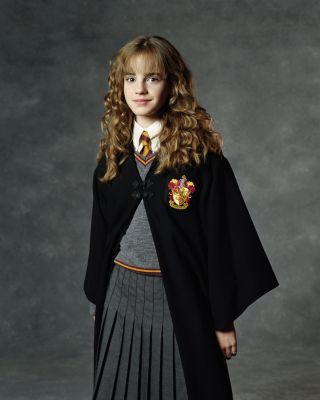 Regarde une feuille de personnage Normal_hermionegrangercds001