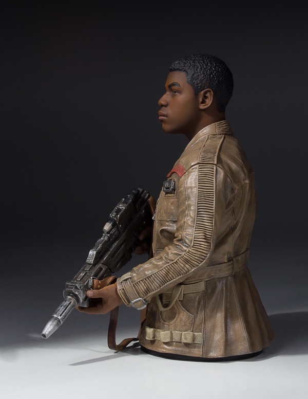 STAR WARS TFA : FINN MINI BUST Finn-TFA_04