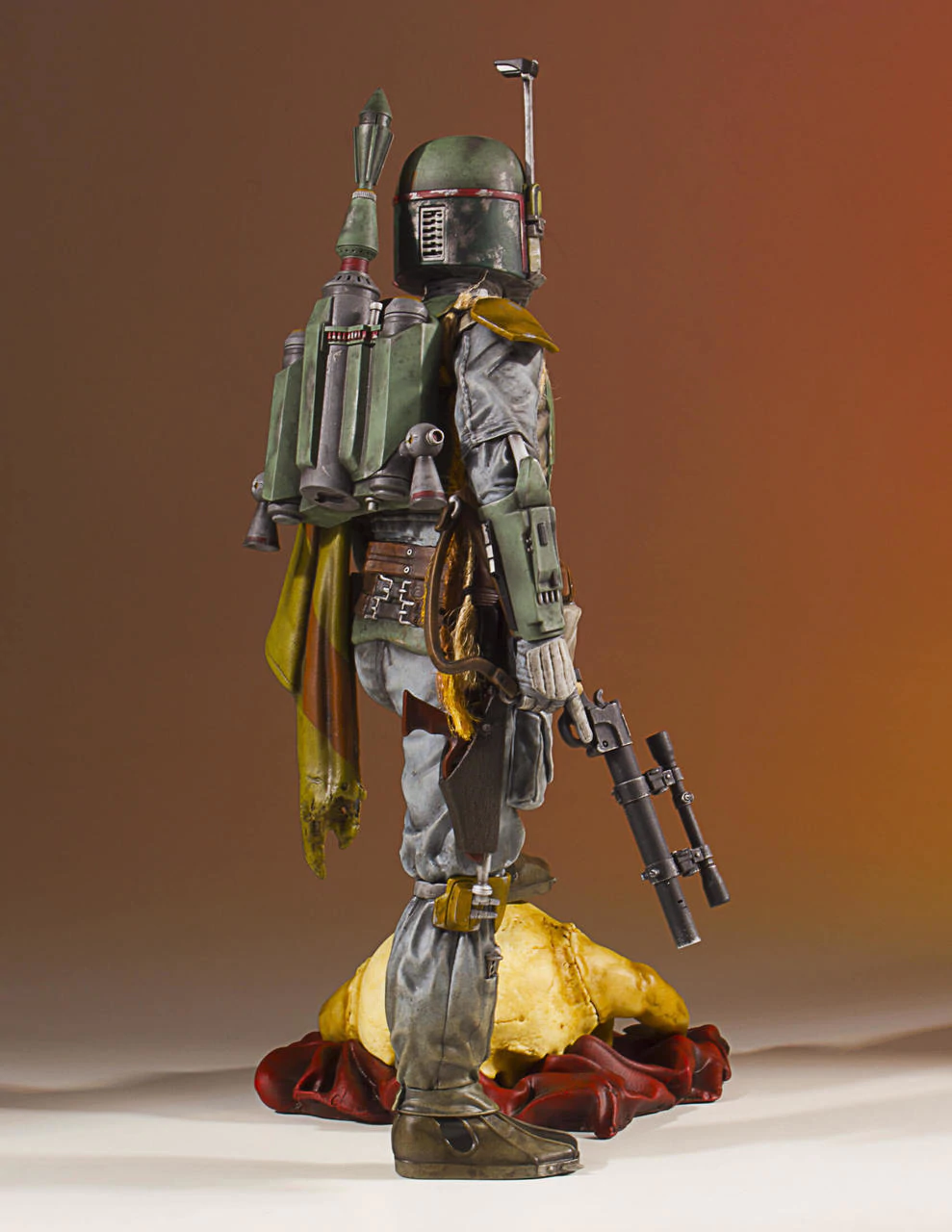 BOBA FETT COLLECTOR’S GALLERY STATUE Boba-Fett-Statue_02