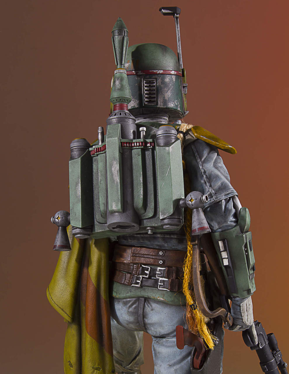 BOBA FETT COLLECTOR’S GALLERY STATUE Boba-Fett-Statue_19