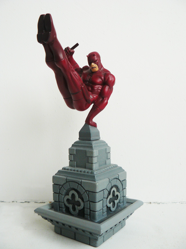 DAREDEVIL MINI-STATUE Dardevil-mini-statue-hard-hero-02