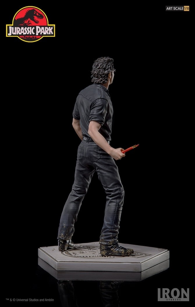 IRON STUDIOS: Dr IAN MALCOM Art scale (Jurassic park) Iron-Studios-Jurassic-Park-Dr.-Malcolm-Statue-08