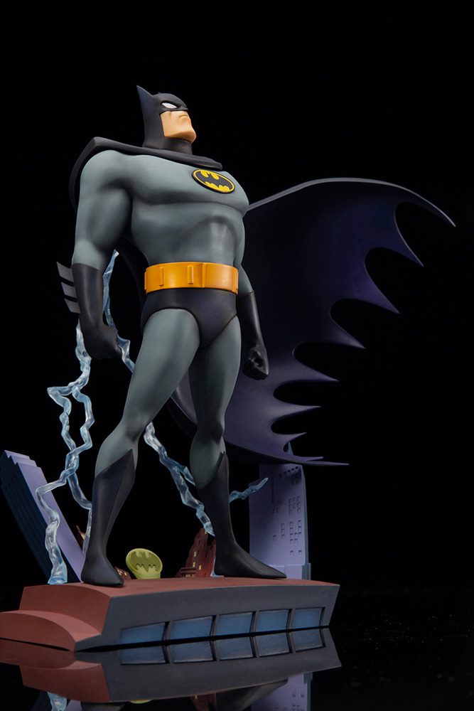 Batman The Animated Series – Opening Sequence Batman Statue Koto-Batman-Animated-ARTFX-004