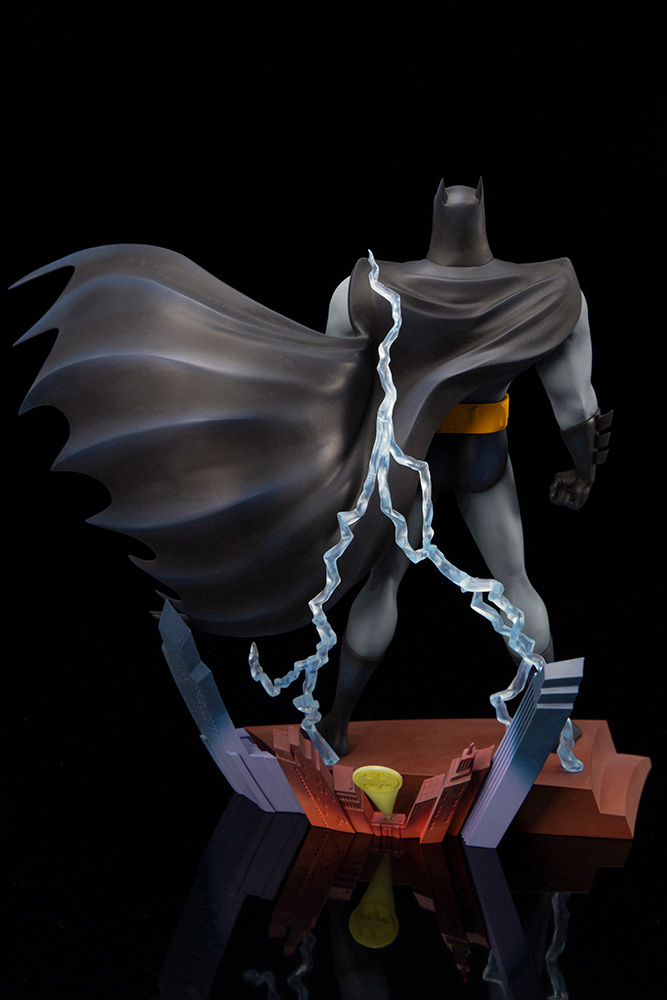 Batman The Animated Series – Opening Sequence Batman Statue Koto-Batman-Animated-ARTFX-005