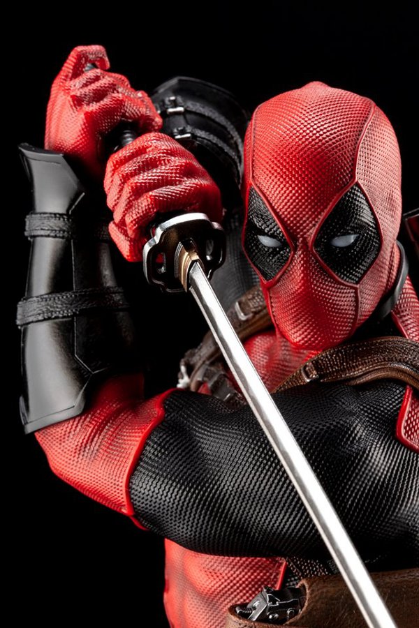 DEADPOOL MAXIMUM FINE ART STATUE DEADPOOL-MAXIMUM-FINE-ART-STATUE-9