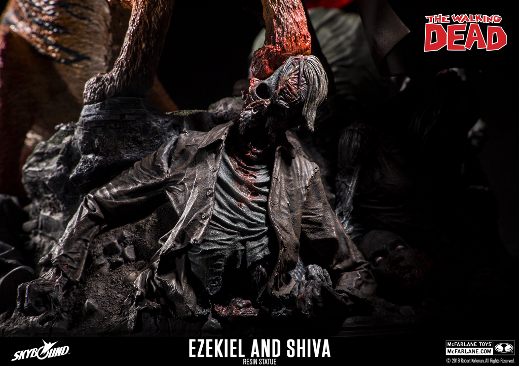 THE WALKING DEAD : EZEKIEL ET SHIVA RESINE STATUE Ezekiel-and-Shiva_09