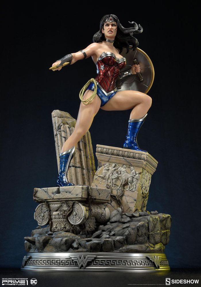 WONDER WOMAN ' NEW 52 ' Statue Wonder-woman-statue-sideshow-05