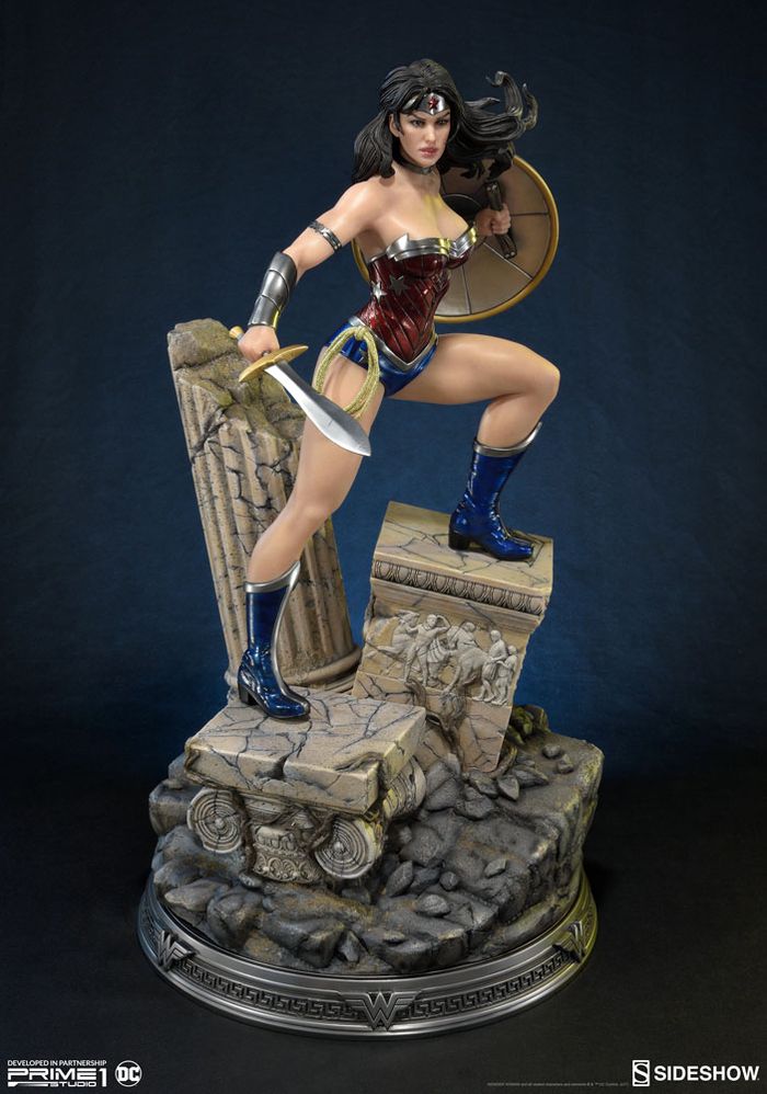 WONDER WOMAN ' NEW 52 ' Statue Wonder-woman-statue-sideshow-07