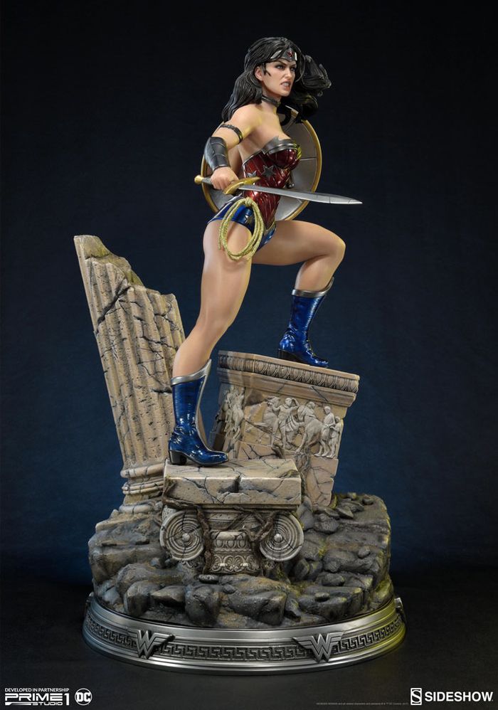 WONDER WOMAN ' NEW 52 ' Statue Wonder-woman-statue-sideshow-08