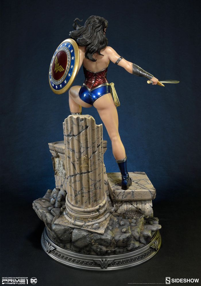 WONDER WOMAN ' NEW 52 ' Statue Wonder-woman-statue-sideshow-10