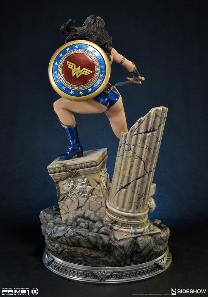 WONDER WOMAN ' NEW 52 ' Statue Wonder-woman-statue-sideshow-11