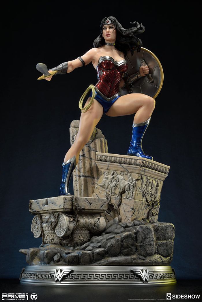 WONDER WOMAN ' NEW 52 ' Statue Wonder-woman-statue-sideshow-14