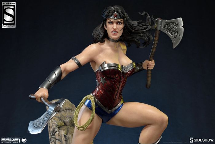 WONDER WOMAN ' NEW 52 ' Statue Wonder-woman-statue-sideshow-22