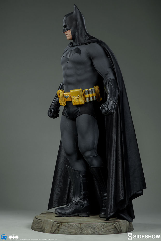 BATMAN Legendary scale figure Batman-legendary-scale-figure-sideshow-400172-06