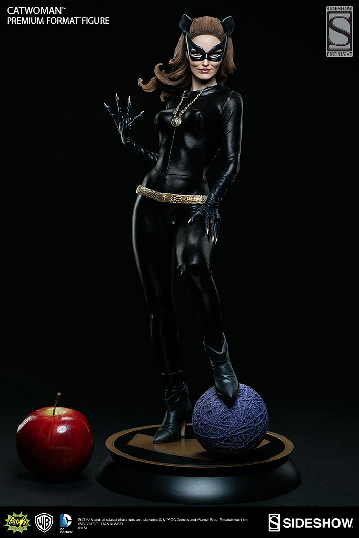 CATWOMAN 60' JULIE NEWMAR PREMIUM FORMAT Catwoman-Julie-Newmar-premium-sideshow-04-Copier-