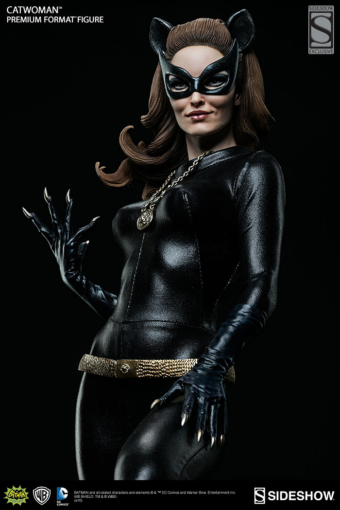 CATWOMAN 60' JULIE NEWMAR PREMIUM FORMAT Catwoman-Julie-Newmar-premium-sideshow-08-Copier-