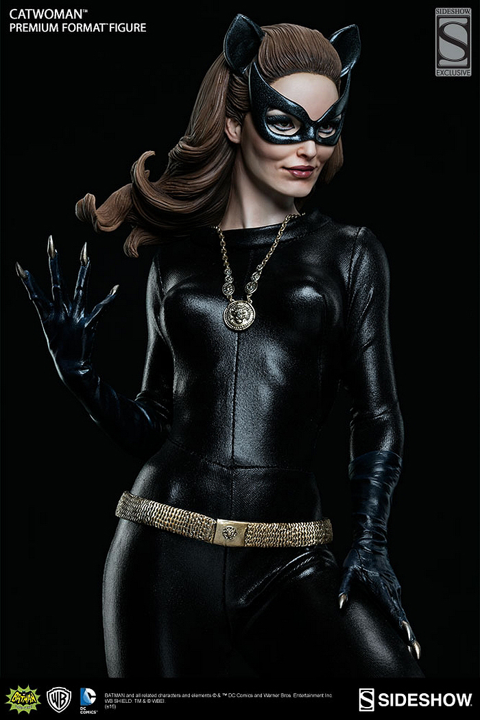 CATWOMAN 60' JULIE NEWMAR PREMIUM FORMAT Catwoman-Julie-Newmar-premium-sideshow-09-Copier-