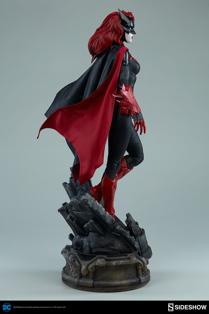 BATWOMAN PREMIUM FORMAT Dc-comics-batwoman-premium-format-figure-sideshow-300471-12