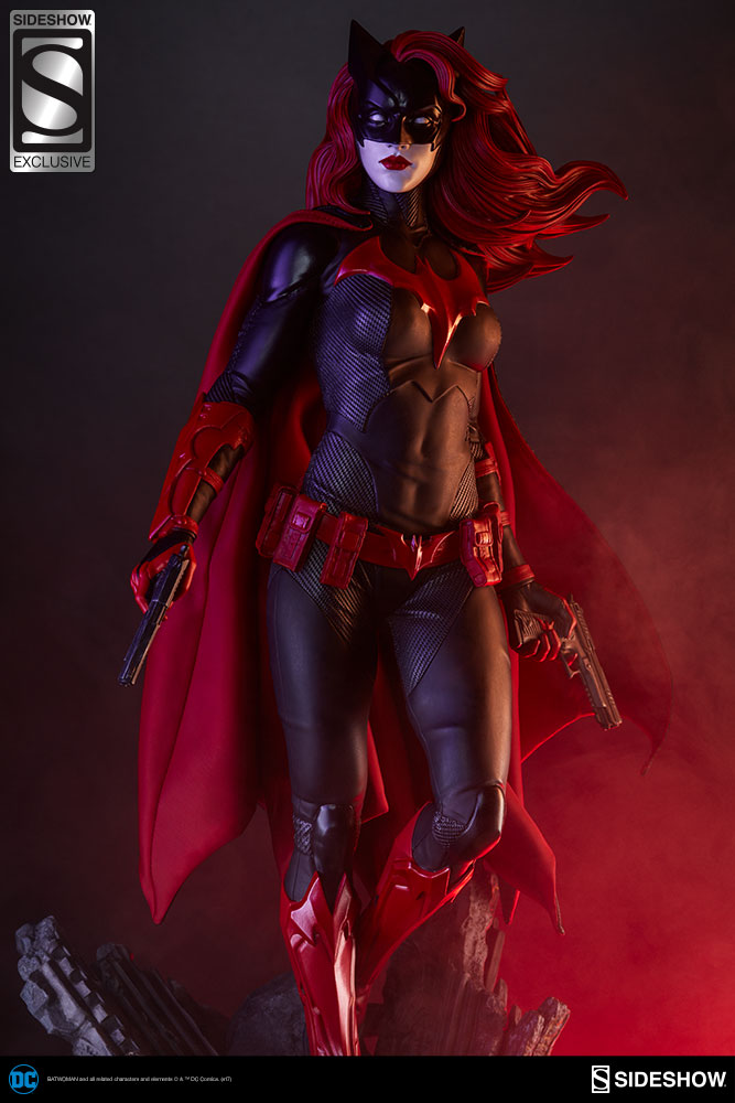 BATWOMAN PREMIUM FORMAT Dc-comics-batwoman-premium-format-figure-sideshow-3004711-04