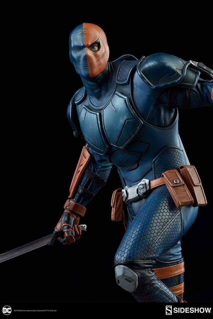 DEATHSTROCKE PREMIUM FORMAT Deathstroke-premium-format-figure-sideshow-300478-10