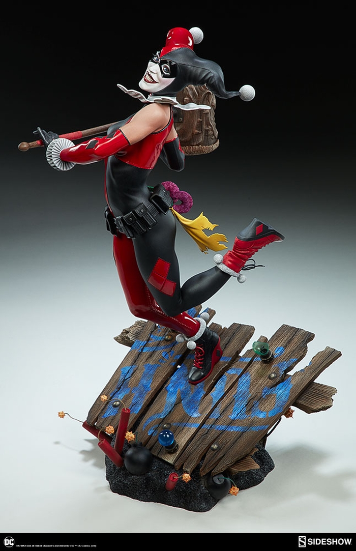 HARLEY QUINN PREMIUM FORMAT 2018 Harley-quinn-premium-format-figure-sideshow-300474-05