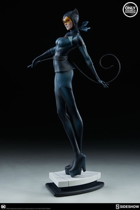 INDEX DC  Dc-comics-catwoman-stanley-artgerm-lau-artist-series-statue-200428-04_1533300318