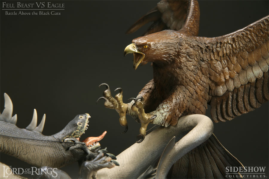 LOTR: FELL BEAST VS EAGLE  'Battle Above the Black Gate'  Diorama Battle-Above-the-Black-Gate-Fell-Beast-VS-Eagle-9715_press-02