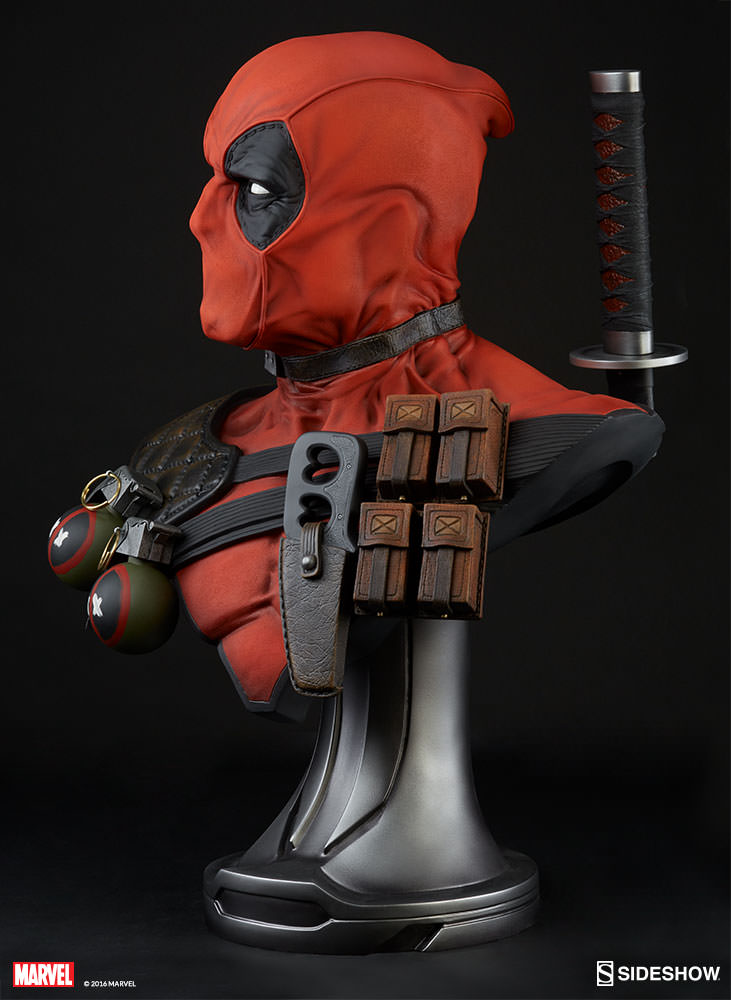 DEADPOOL Life Size Bust  Deadpool-life-size-bust-sideshow-05