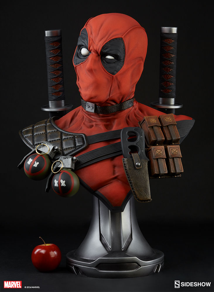 DEADPOOL Life Size Bust  Deadpool-life-size-bust-sideshow-06