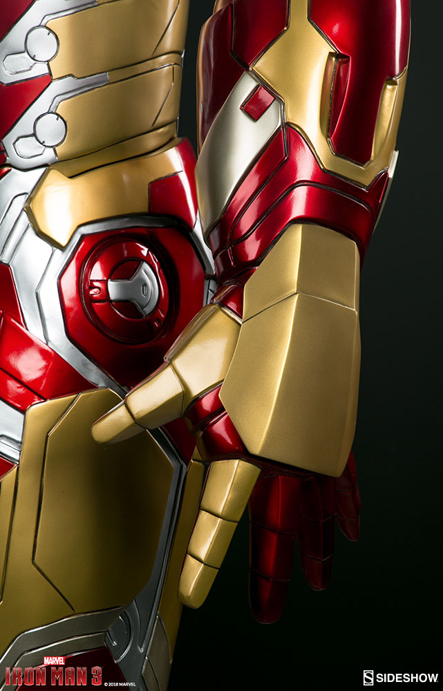 IRON MAN MARK 43 life size figure Iron-man-mark-43-life-size-figure-sideshow-400312-19