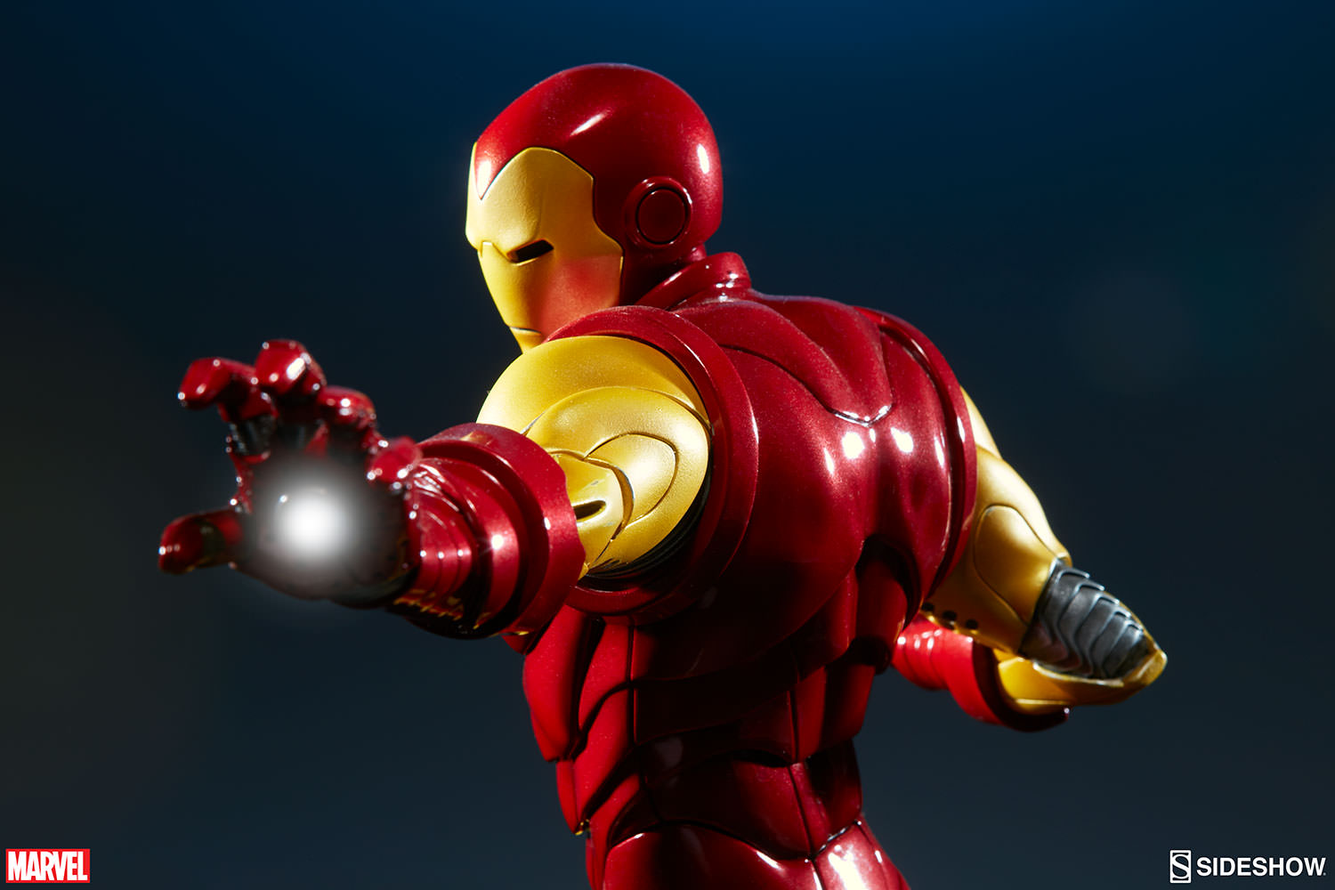 IRON MAN– Avengers Assemble Statue Iron-man-avengers-assemble-statue-sideshow-02