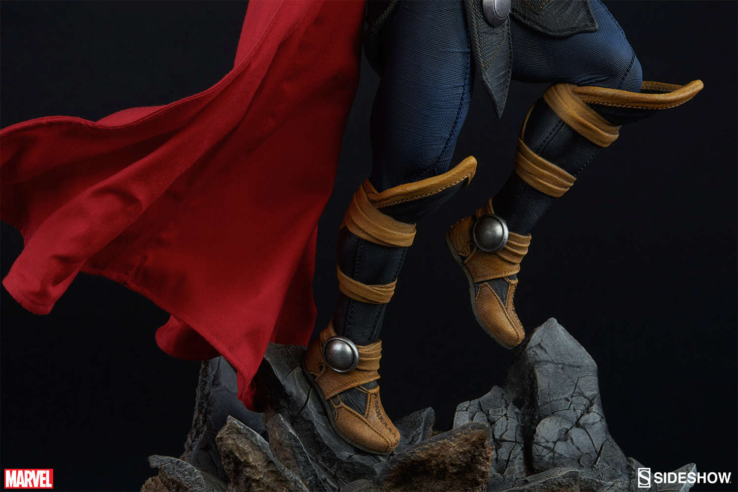 THOR – Avengers Assemble Statue  Thor-avengers-assemble-statue-sideshow-12