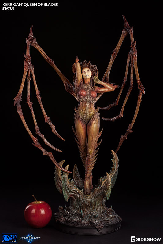 STARCRAFT II: KERRIGAN Statue  Starcraft-2-kerrigan-statue-200312-03