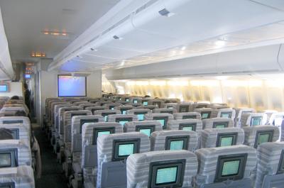 بوئینگ 747 ملکه آسمان‌ها  Normal_Japan_Airlines_747-400_Economy_cabin