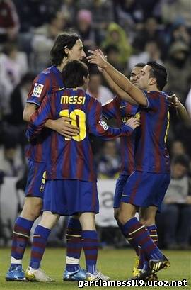 Messi Picture Gallery (1) - Page 2 401642231