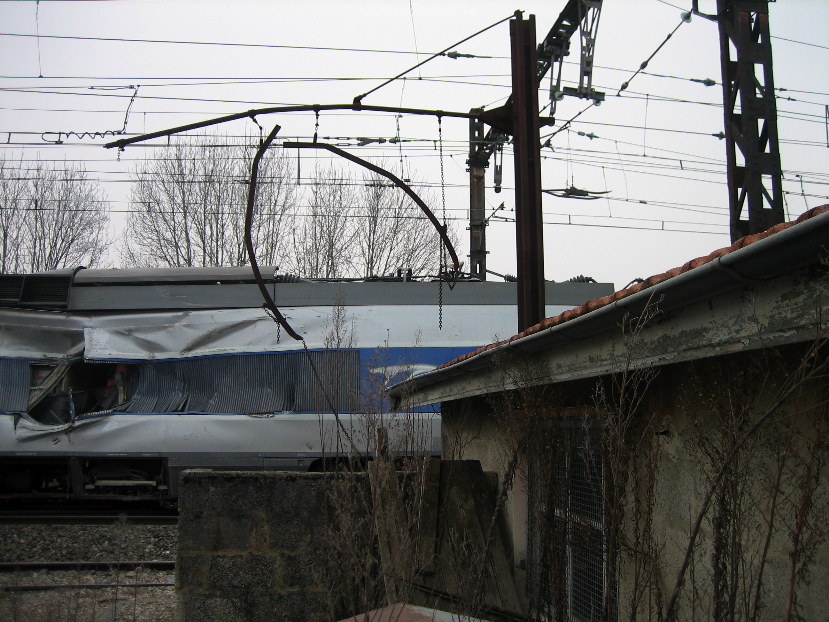 Accident ferroviaire ( TGV Paris-Genève ) ce Mercredi 19/12 IMG_0901