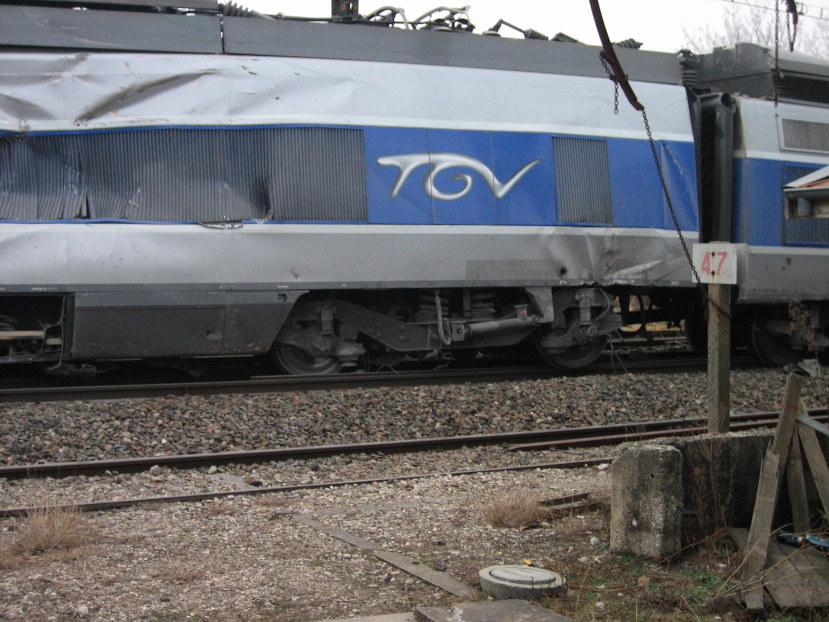 Accident ferroviaire ( TGV Paris-Genève ) ce Mercredi 19/12 IMG_0903