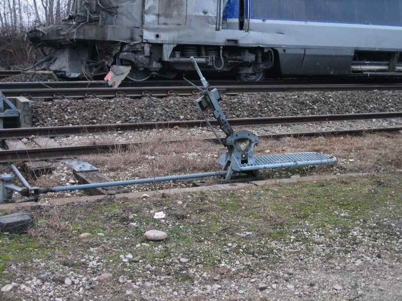 Accident ferroviaire ( TGV Paris-Genève ) ce Mercredi 19/12 IMG_0911