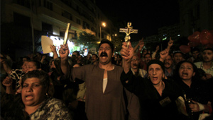 متابعة لتظاهرات النصارى احتجاجا على ما يدعونه هدم كنيسة المريناب .. وعشرات القتلى والمصابيين 2011-634537854138219704-821